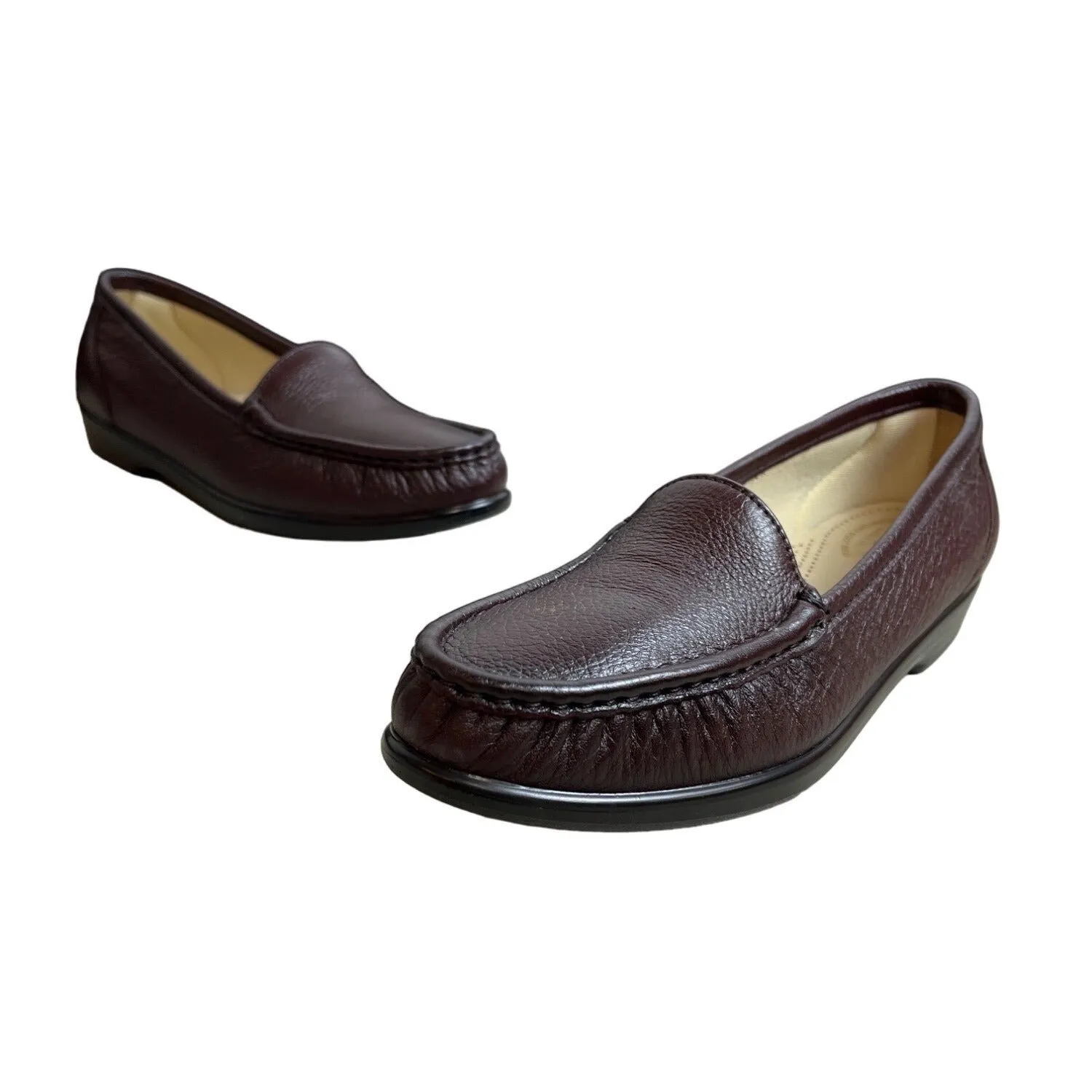 Simplify Women's Red Slip On Comfort Loafers Sz 8.5 Narrow- NWB