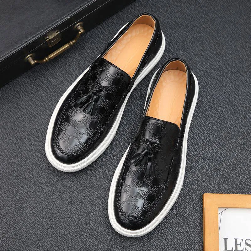Step into Style with British Korean Tassel Casual Versatile Sneakers