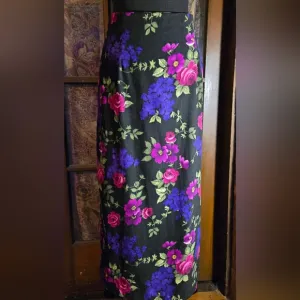 Striking Multicolored pencil maxi skirt, perfect for casual wear
