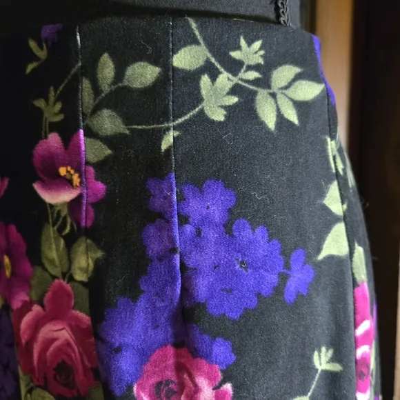 Striking Multicolored pencil maxi skirt, perfect for casual wear