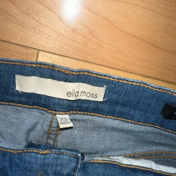 Stylish Blue Wide-Leg Jeans