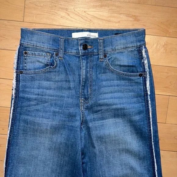 Stylish Blue Wide-Leg Jeans