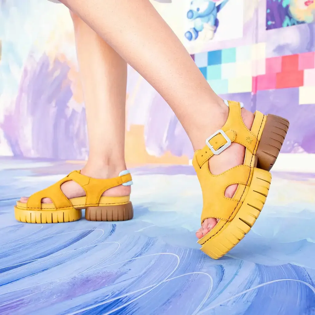 THE ART COMPANY 1882 TSTRAP HONEY NUBUCK SANDALS
