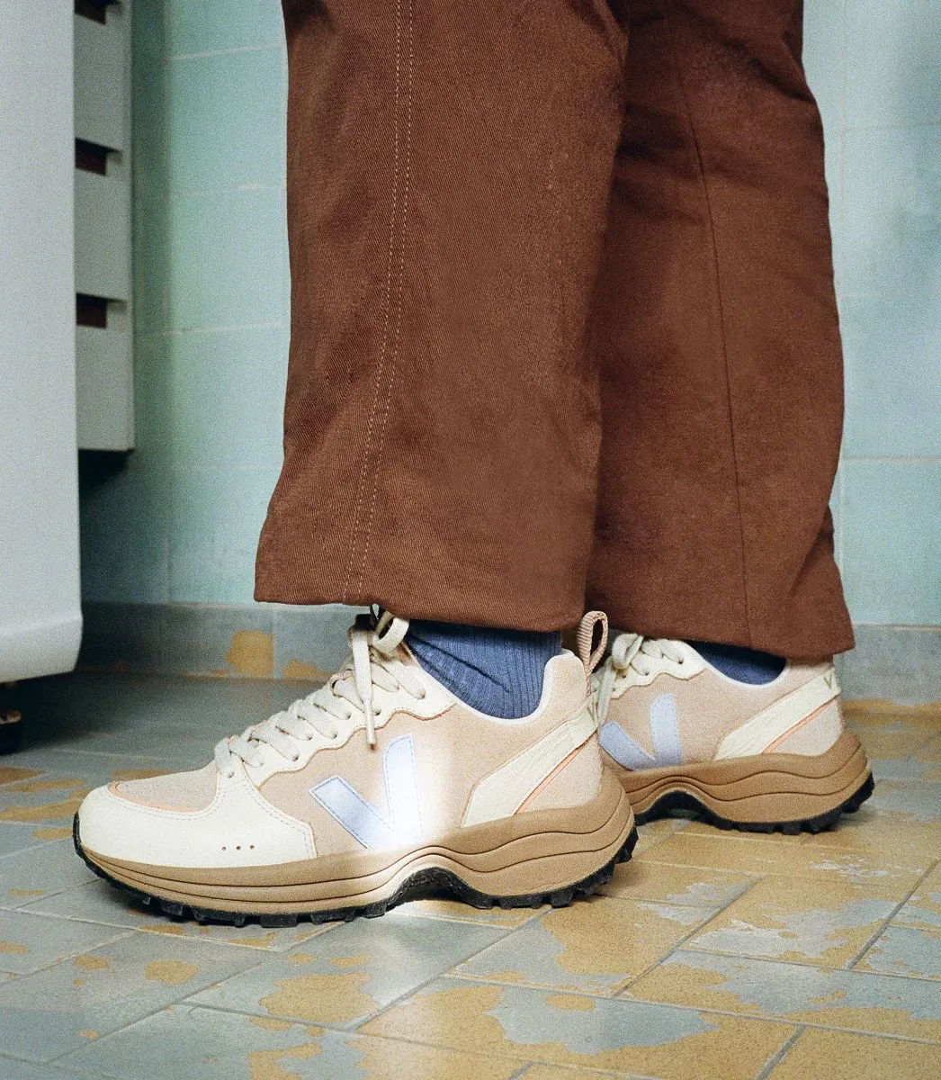 VEJA- WOMEN’S VENTURI SUEDE SHOE