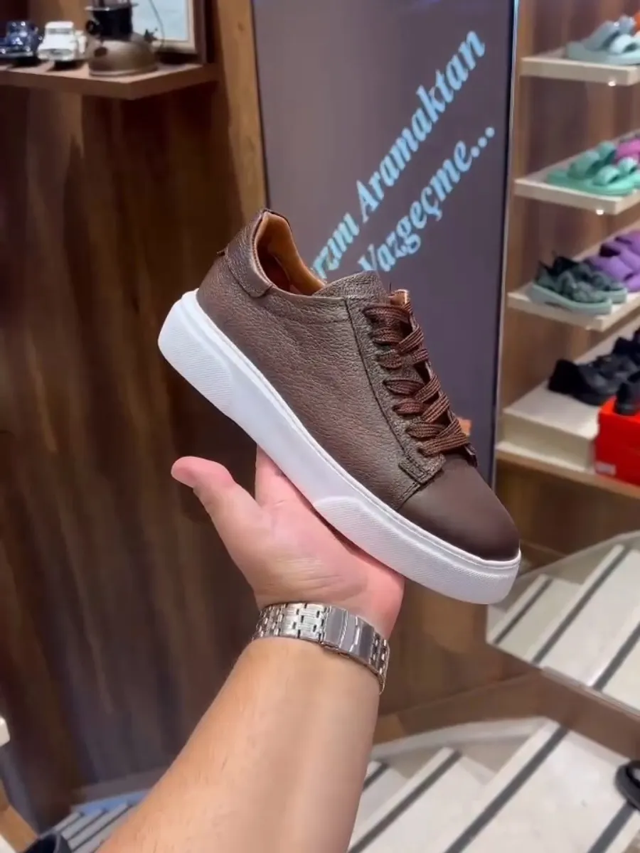 Versatile and Comfortable Sports Shoes