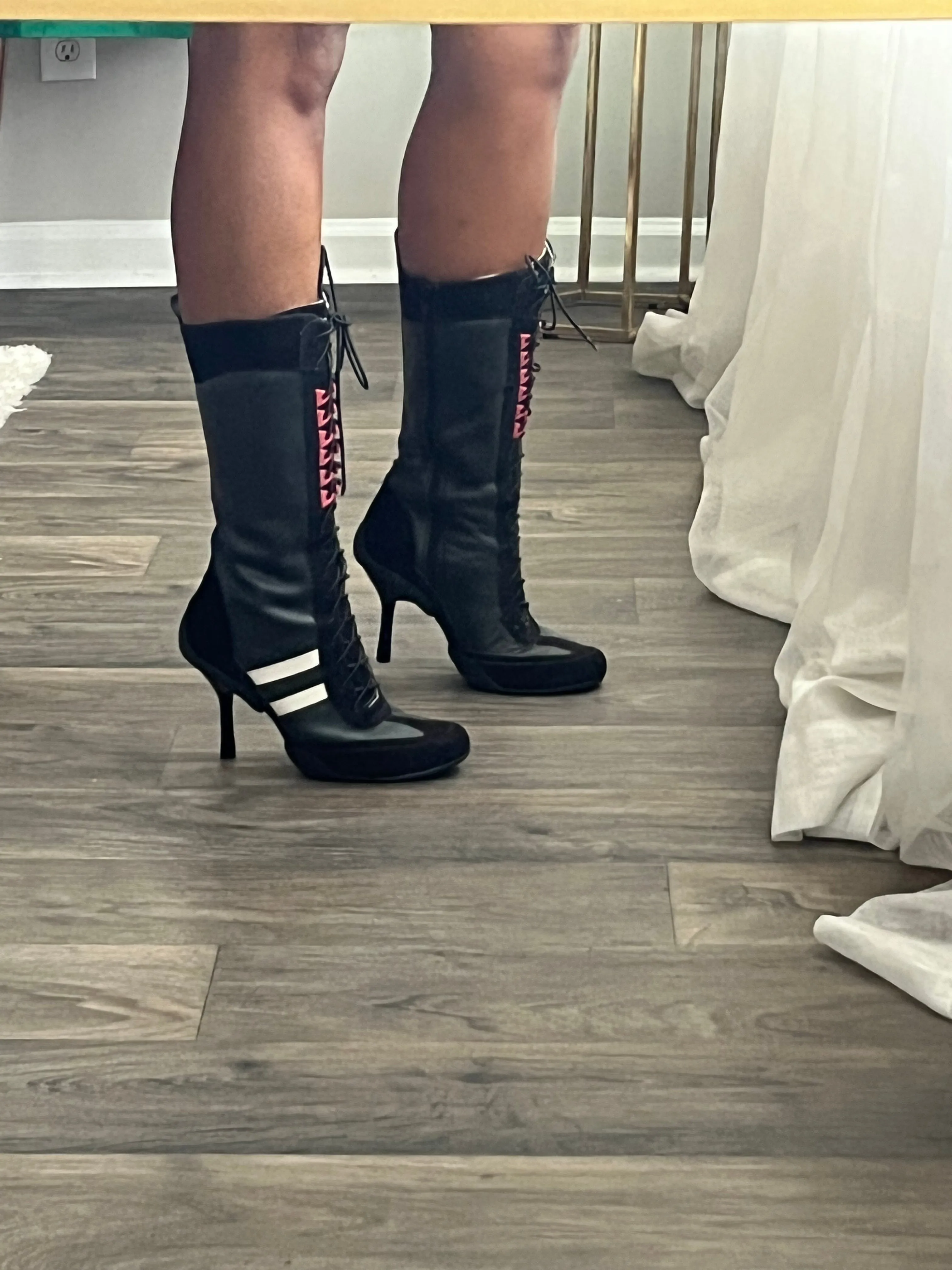 Vintage boxing heel boots