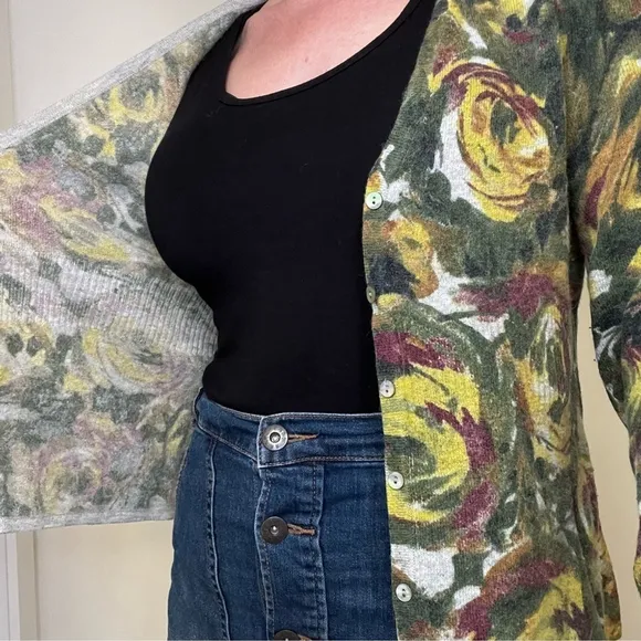 VINTAGE Lambs Wool &amp; Angora Floral Print Cardigan, Khaki &amp; Olive Green Plum Gold