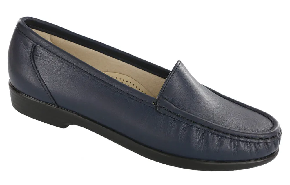 Women's Simplify Slip On Loafer in Navy