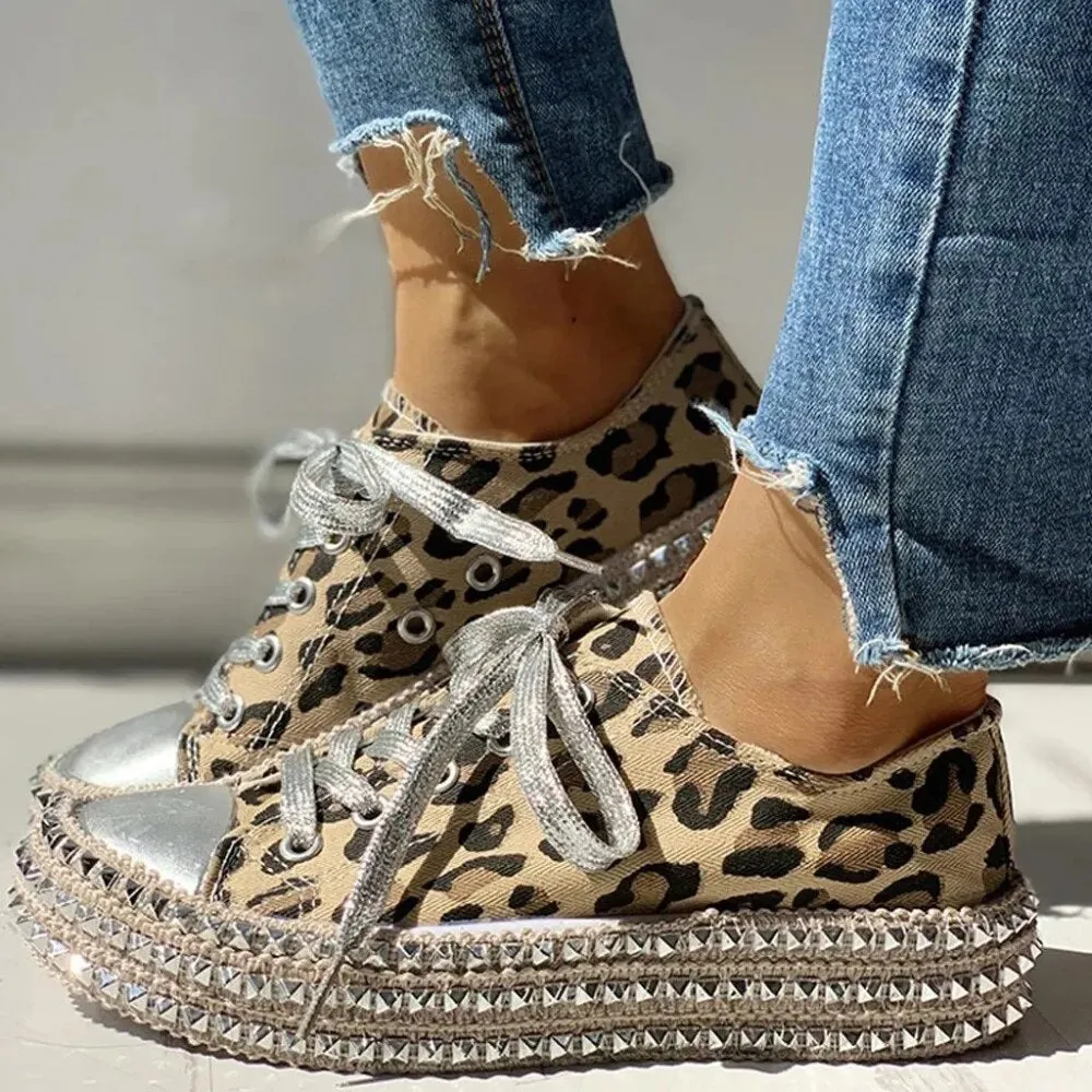 Zyra | Canvas Sneakers with Non-Slip Rubber Soles for Everyday Comfort and Active Lifestyle